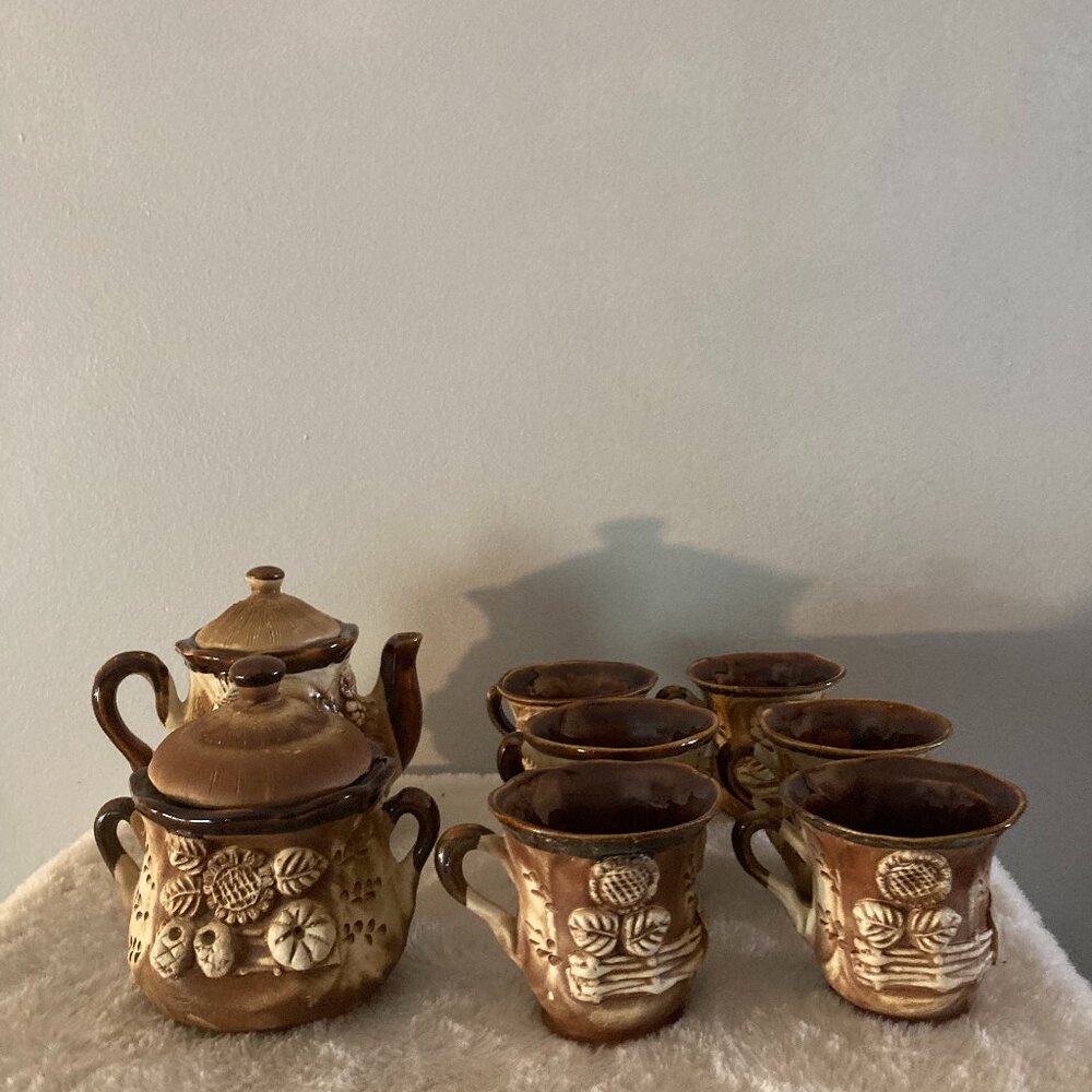 Vintage Ceramic Brown/Tan Raised Design Tea/Coffee Pot + Sugar Bowl + (6) Cups